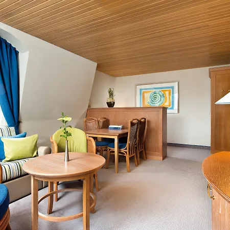 Aja Strandhotel Bansin 酒店 4*